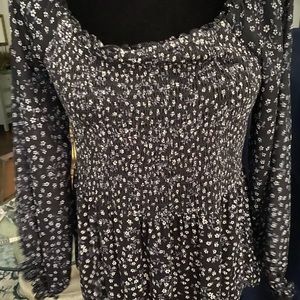 Black and white top size M